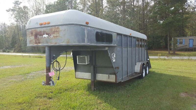 1994 Quality 2H GN w/weekender Horse Trailer 1994 Quality 2H GN w/weekender Horse Trailer
