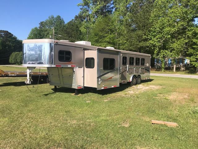 2010 Bison Trailers Bison Alumilite Horse Trailer 2010 Bison Trailers Bison Alumilite Horse Trailer
