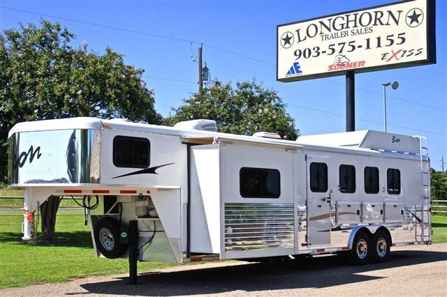 2014 Bison Trailers 4 Horse 11 Shortwall with Slide Out *8' Wide* Horse Trailer 2014 Bison Trailers 4 Horse 11 Shortwall with Slide Out *8' Wide* Horse Trailer