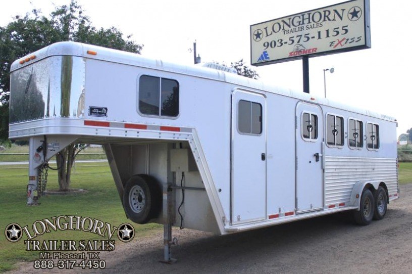 2004 Featherlite Coming Soon 4 Horse with Weekend Package 2004 Featherlite Coming Soon 4 Horse with Weekend Package