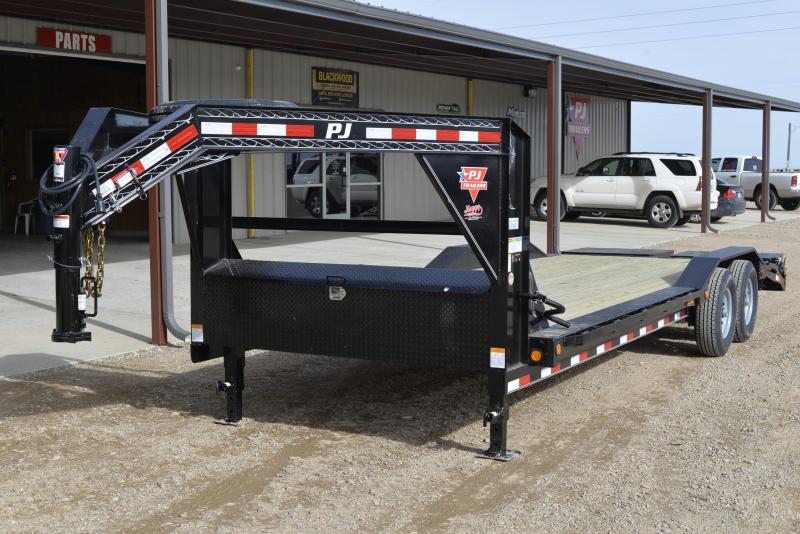 2017 PJ 102"x24' GN SuperWide w/DriveOver Fenders Happy Trailer
