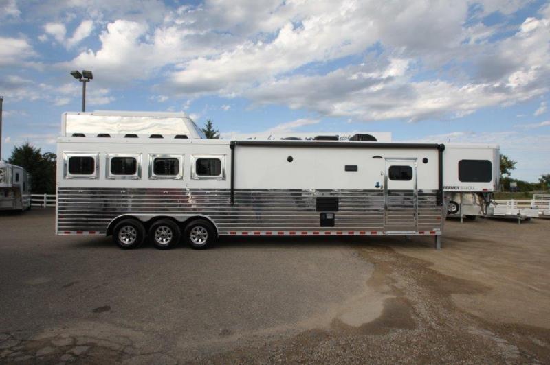2017 Sundowner 4 horse with 14' LQ with Slide Out 2017 Sundowner 4 horse with 14' LQ with Slide Out