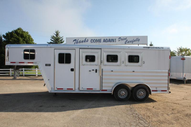2017 Featherlite 8542 3HR GN Horse Trailer 2017 Featherlite 8542 3HR GN Horse Trailer