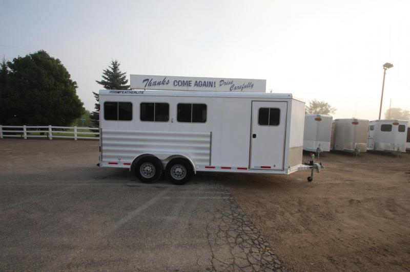 2017 Featherlite 9409 3HR BP Horse Trailer 2017 Featherlite 9409 3HR BP Horse Trailer