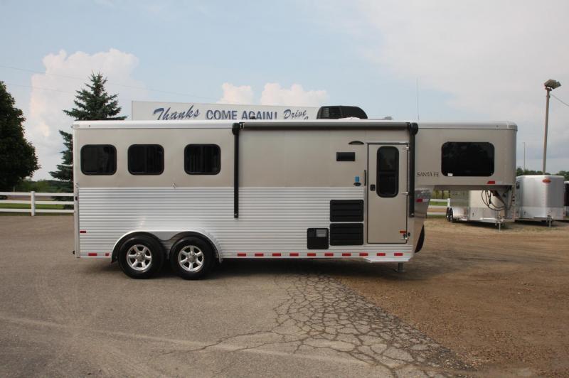 2018 Sundowner Trailers 3HR WITH 6 LQ Horse Trailer 2018 Sundowner Trailers 3HR WITH 6 LQ Horse Trailer
