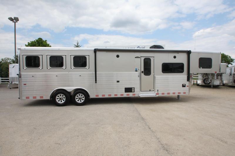 2017 Sundowner Trailers 3HR 12 LQ Horse Trailer 2017 Sundowner Trailers 3HR 12 LQ Horse Trailer