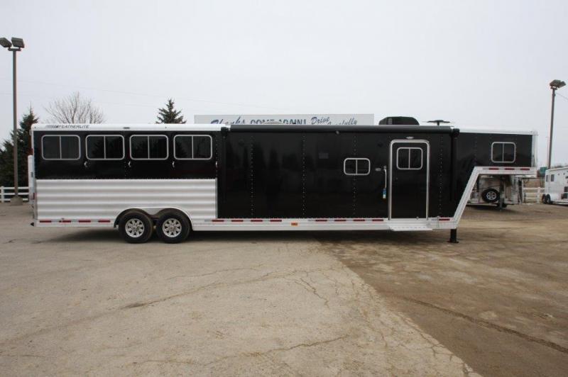 2016 Featherlite 4 horse with 15' LQ w/Slide Out 2016 Featherlite 4 horse with 15' LQ w/Slide Out
