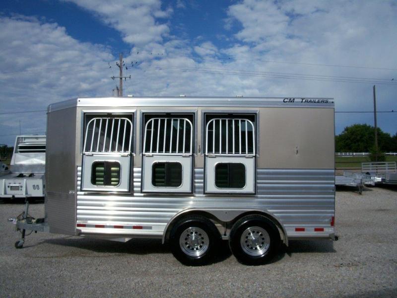 Used Cm Horse trailers for sale in TX
