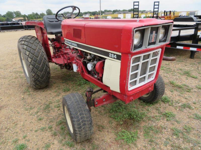 Used International Harvester 284 Compact Tractor Used International Harvester 284 Compact Tractor