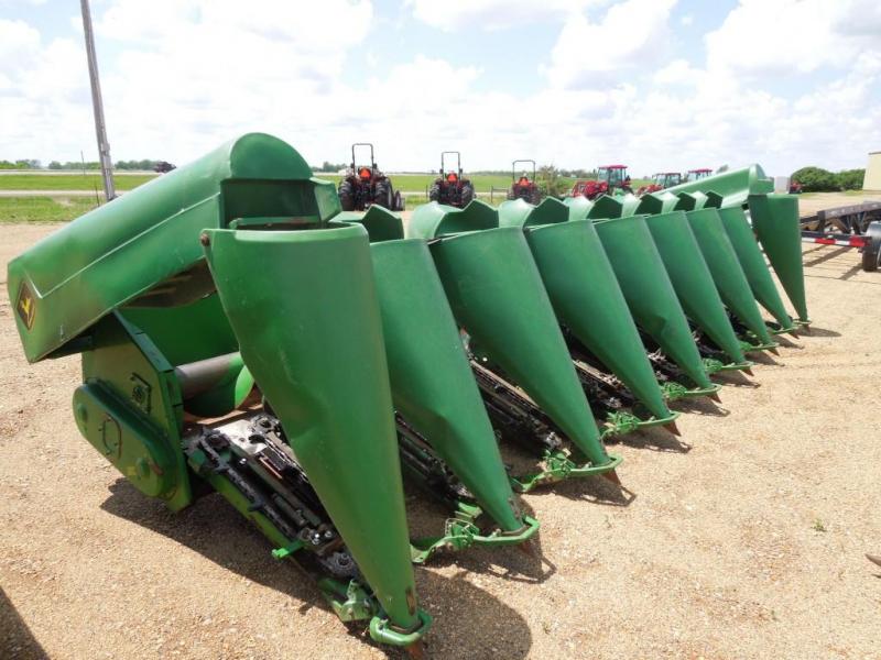 Used John Deere 893 8N Corn head Used John Deere 893 8N Corn head