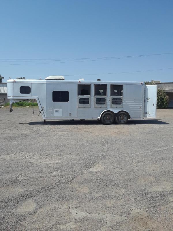 1995 HART 3H 6' LQ WEEKENDER Horse Trailer 1995 HART 3H 6' LQ WEEKENDER Horse Trailer