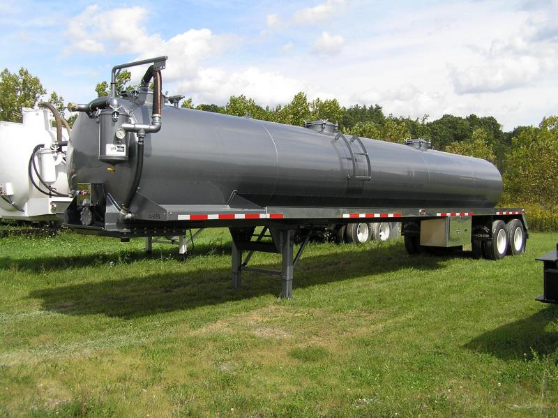 2012 Pik Rite vacuum tanker 130 barrel 2012 Pik Rite vacuum tanker 130 barrel