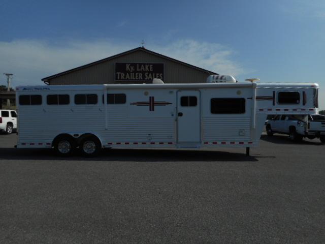 2006 Elite 8411 GN Horse Trailer 2006 Elite 8411 GN Horse Trailer