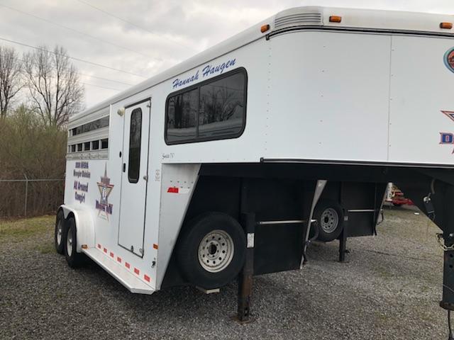 2009 Sundowner 3H GN OKC Horse Trailer 2009 Sundowner 3H GN OKC Horse Trailer