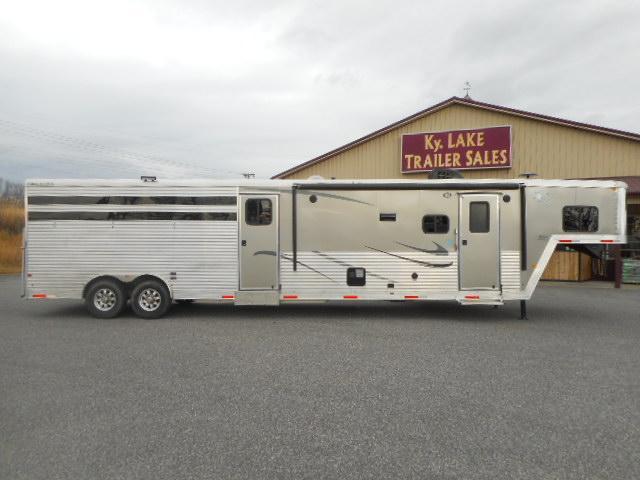 2017 Merhow Trailers 8011 Stock Combo Horse Trailer 2017 Merhow Trailers 8011 Stock Combo Horse Trailer