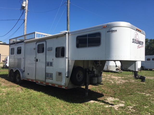 1998 Sooner 2 horse w/8 lq Horse Trailer 1998 Sooner 2 horse w/8 lq Horse Trailer