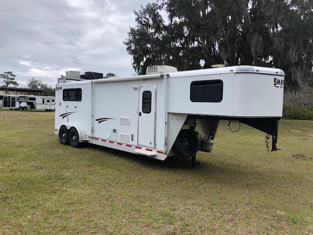 2013 Shadow Trailers 3 horse w/ 8lq & gen Horse Trailer 2013 Shadow Trailers 3 horse w/ 8lq & gen Horse Trailer