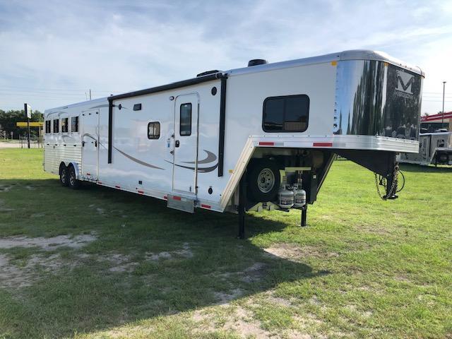 2020 Merhow Trailers 8' wide 4 horse w/side ramp and 17' lq Horse Trailer 2020 Merhow Trailers 8' wide 4 horse w/side ramp and 17' lq Horse Trailer