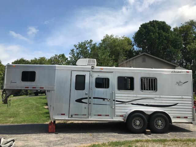 2005 Cherokee 3 horse w/ dressing room & a/c Horse Trailer 2005 Cherokee 3 horse w/ dressing room & a/c Horse Trailer