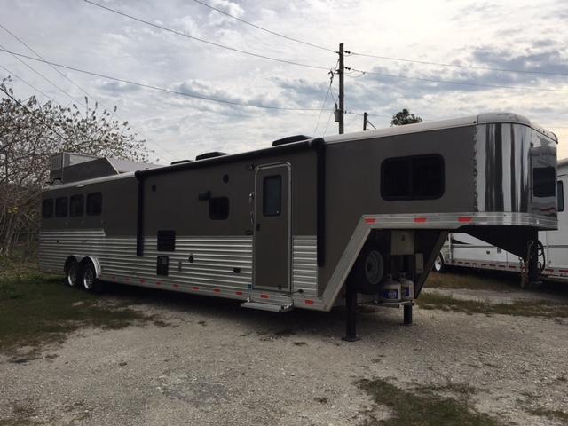 2015 Merhow Trailers 8 wide 4 horse w/17 lq superslide Horse Trailer 2015 Merhow Trailers 8 wide 4 horse w/17 lq superslide Horse Trailer