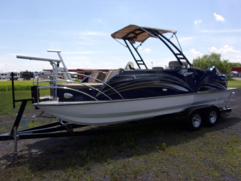 2019 Caravelle Boat Group Razor 238PF 2019 Caravelle Boat Group Razor 238PF