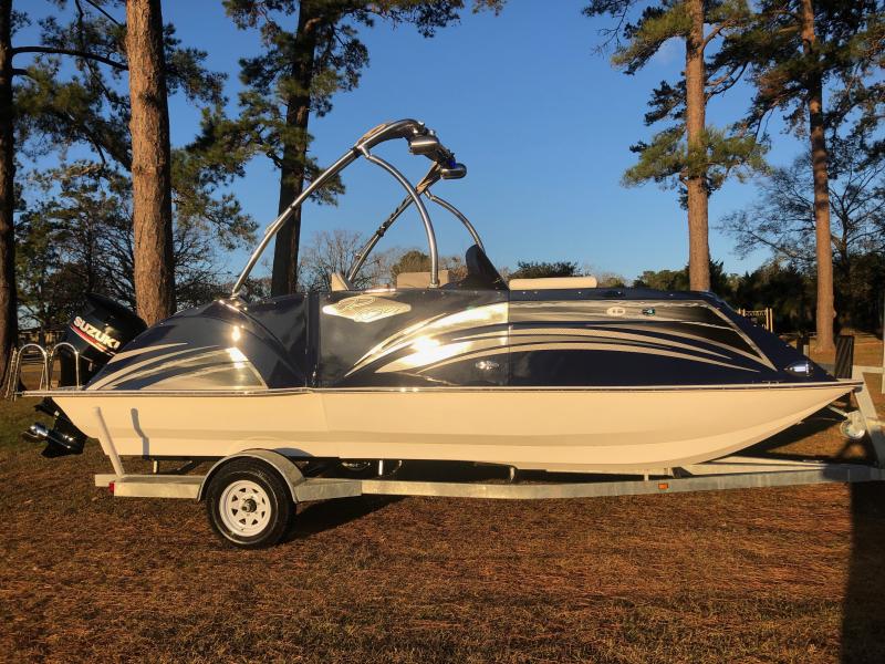 2019 Caravelle Boat Group Razor 219UU 2019 Caravelle Boat Group Razor 219UU