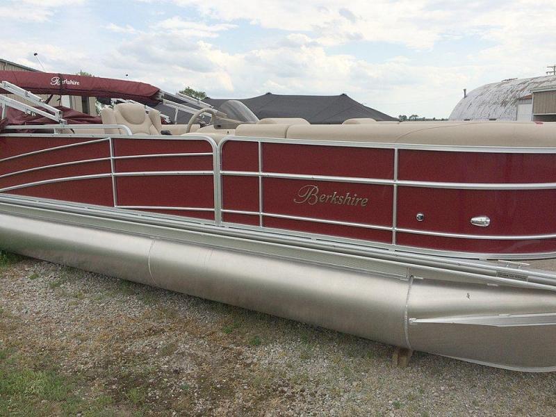 2015 Berkshire 230CL STS 23' Power Boat - Pontoon Boat 2015 Berkshire 230CL STS 23' Power Boat - Pontoon Boat