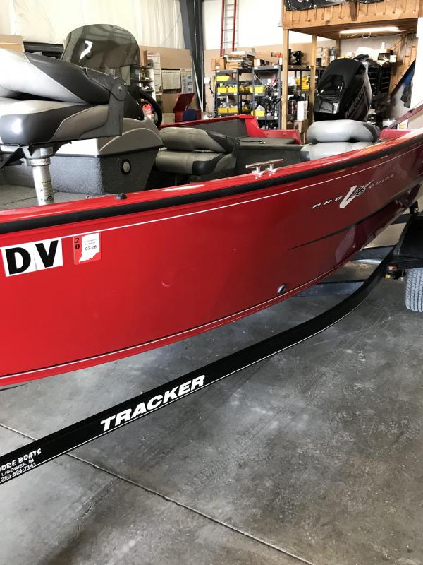 2015 Tracker Marine PRO GUIDE V 16 Fishing Boat 2015 Tracker Marine PRO GUIDE V 16 Fishing Boat