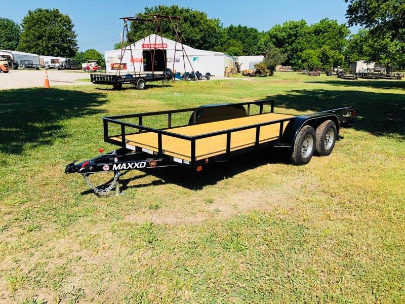 2018 MAXXD 16' x 77" Tandem Axle Utility Trailer White Series 2018 MAXXD 16' x 77" Tandem Axle Utility Trailer White Series