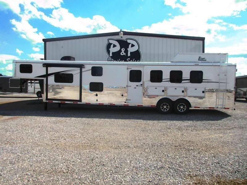 2019 Bison Ranger 4 horse 14' living quarter 2019 Bison Ranger 4 horse 14' living quarter