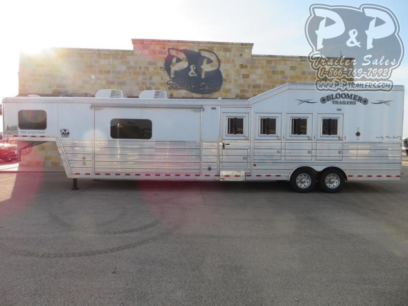 2017 Bloomer 8414 4 Horse Slant Load Trailer 14 FT LQ With Slides w/ Ramps 2017 Bloomer 8414 4 Horse Slant Load Trailer 14 FT LQ With Slides w/ Ramps