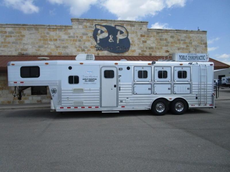 2001 4-Star Trailers 3 Horse 10' SW 2001 4-Star Trailers 3 Horse 10' SW