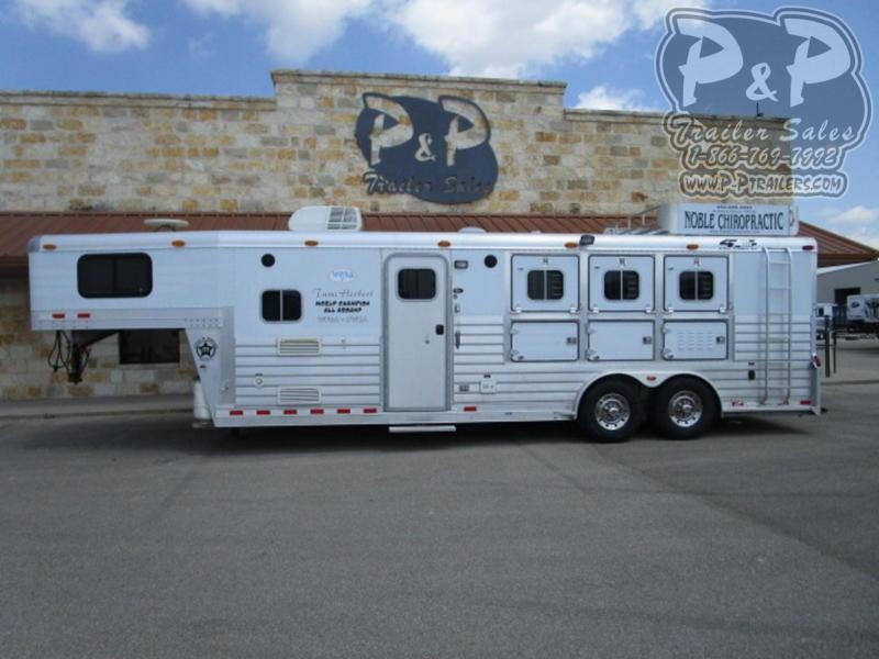 2001 4-Star Trailers 3 Horse 10' SW 2001 4-Star Trailers 3 Horse 10' SW