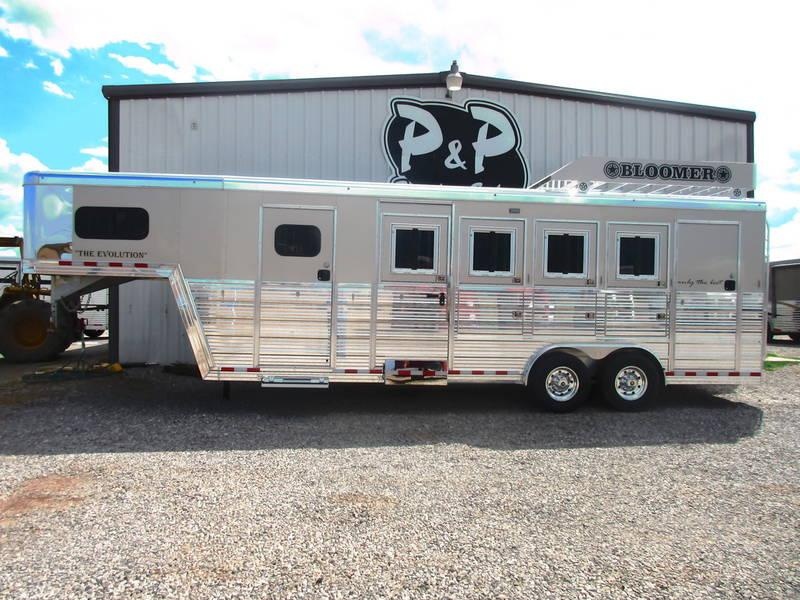 2019 Bloomer Trailers 4 Horse Trainers 2019 Bloomer Trailers 4 Horse Trainers