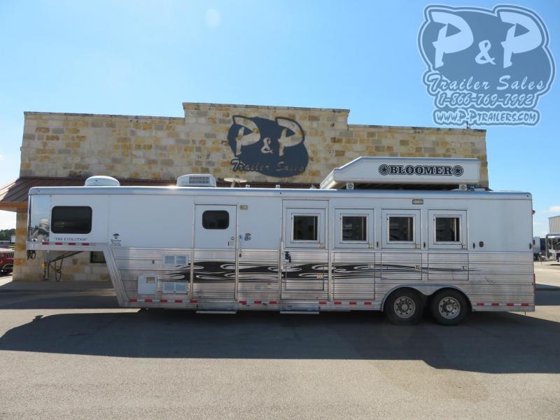 2009 Bloomer 8410 Horse Trailer 10 LQ 2009 Bloomer 8410 Horse Trailer 10 LQ
