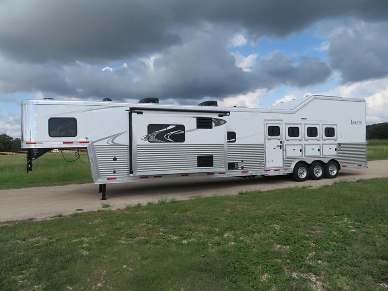 2019 Lakota Trailers Bighorn 4 Horse 19' Short Wall 2019 Lakota Trailers Bighorn 4 Horse 19' Short Wall