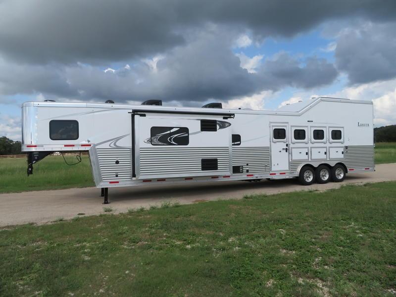 2019 Lakota Trailers Bighorn 4 Horse 19' Short Wall 2019 Lakota Trailers Bighorn 4 Horse 19' Short Wall