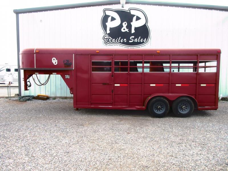1998 S&H 3 Horse GN. with tack room 1998 S&H 3 Horse GN. with tack room