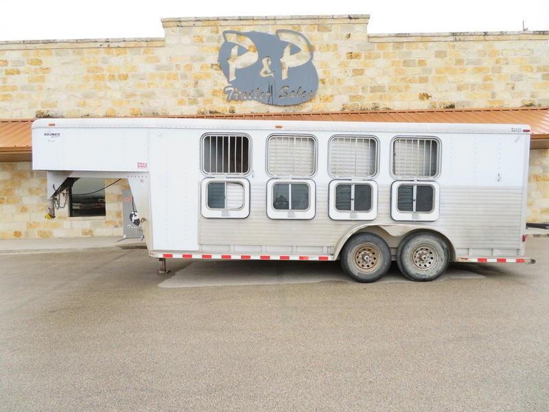 2000 Sooner 4 Horse Gooseneck 2000 Sooner 4 Horse Gooseneck