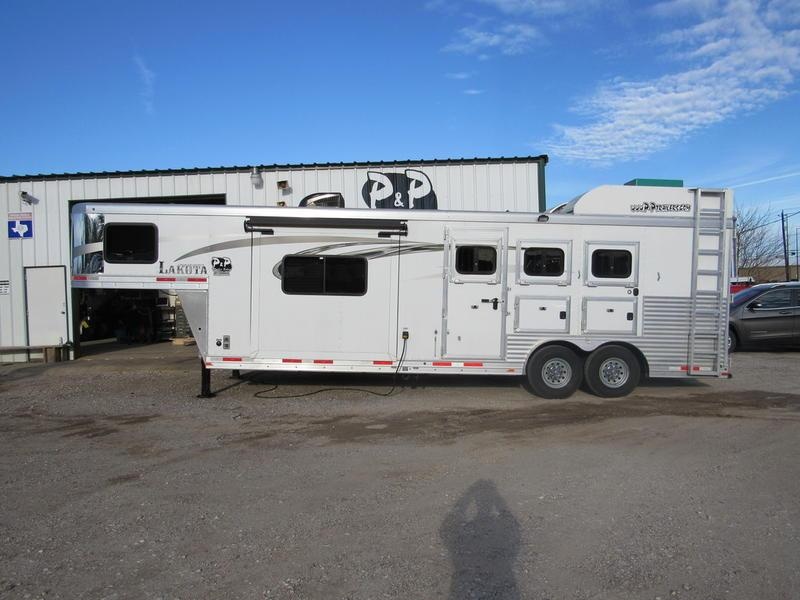 2016 Lakota Trailers Charger 3 Horse 11' Short Wall w/Slide-Out 2016 Lakota Trailers Charger 3 Horse 11' Short Wall w/Slide-Out