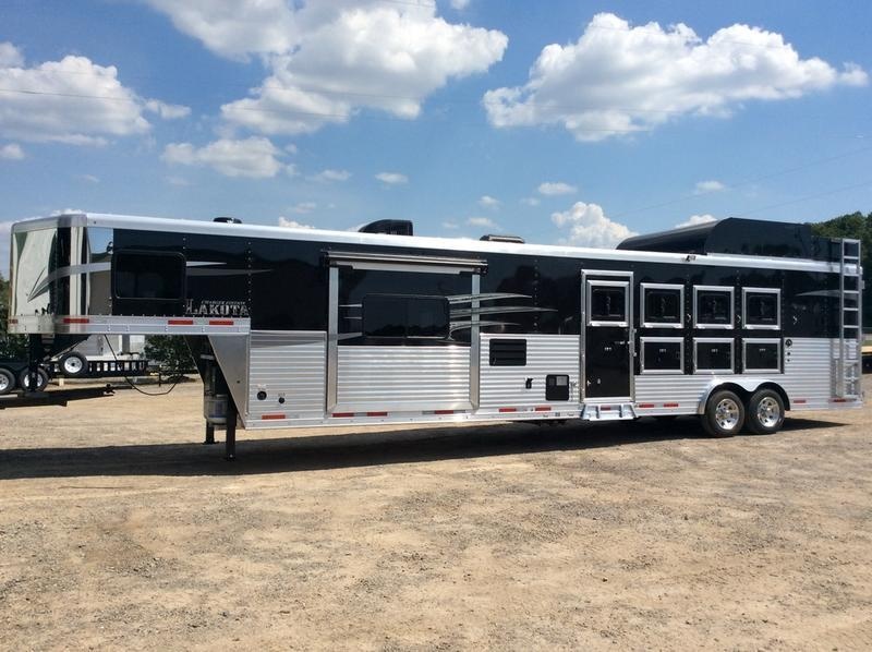2019 Lakota Trailers 4 Horse 15' Living Quarter w/Slide-Out 2019 Lakota Trailers 4 Horse 15' Living Quarter w/Slide-Out