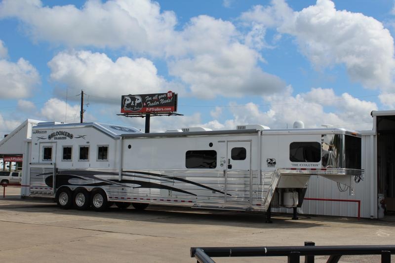 2019 Bloomer 8417 4 Horse Trailer 17 LQ With Slides Slant 2019 Bloomer 8417 4 Horse Trailer 17 LQ With Slides Slant