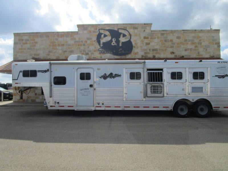 2005 Platinum Coach Trailers 4 Horse 11'6" Short Wall with Generator 2005 Platinum Coach Trailers 4 Horse 11'6" Short Wall with Generator