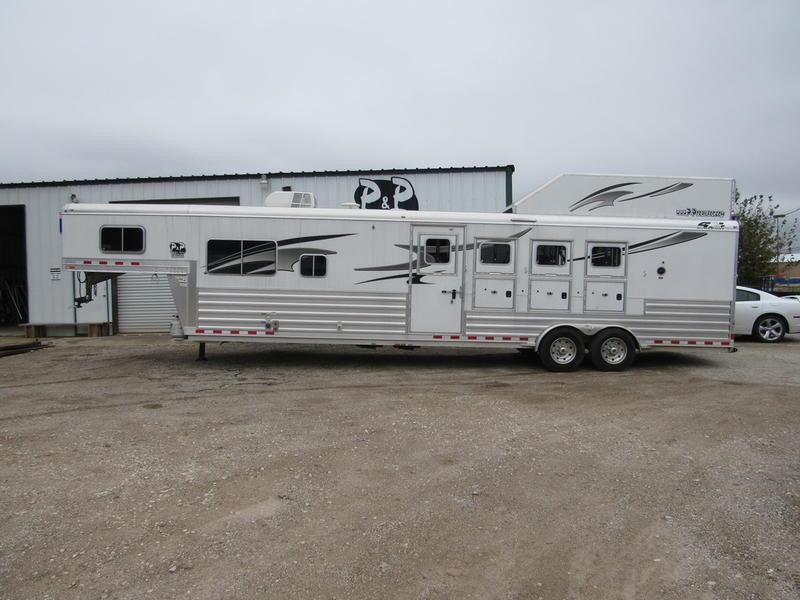 2017 4-Star Trailers 4 Horse 13.6' Shortwall Living Quarter 2017 4-Star Trailers 4 Horse 13.6' Shortwall Living Quarter