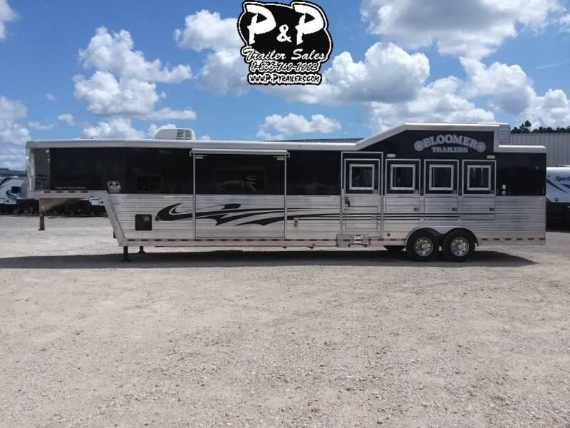 2011 Bloomer Trailers 4 Horse 16'6" Outlaw Conversion 2011 Bloomer Trailers 4 Horse 16'6" Outlaw Conversion