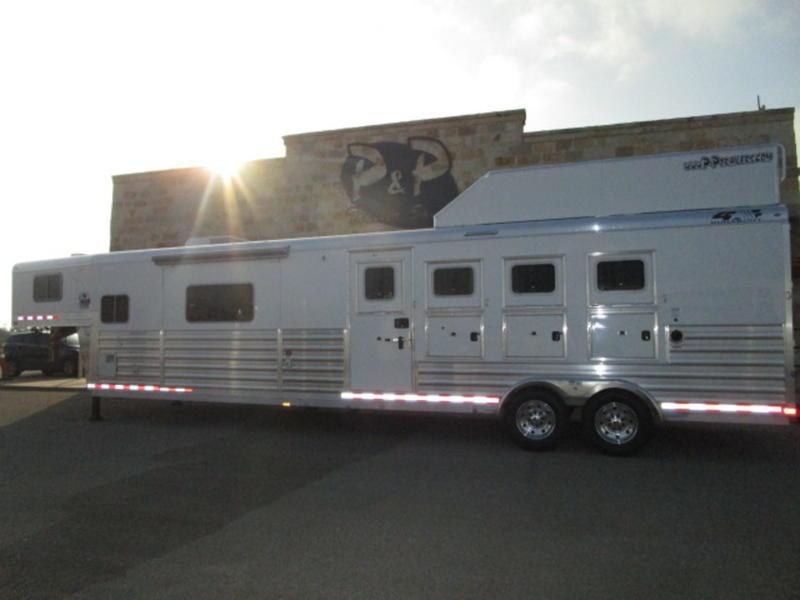 2018 4-Star Trailers 4 Horse 15'4" Short Wall With Slide-Out 2018 4-Star Trailers 4 Horse 15'4" Short Wall With Slide-Out