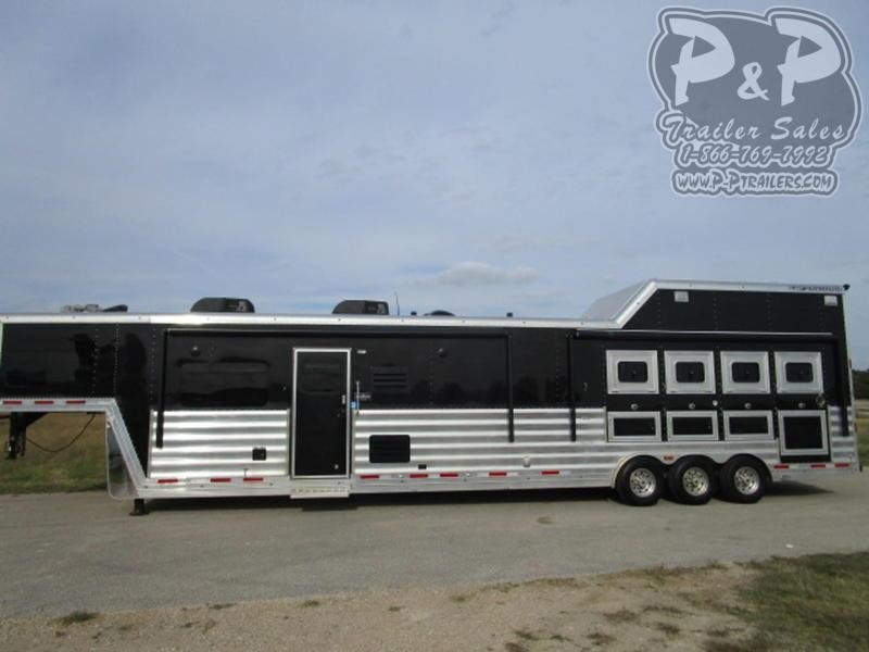 2016 Featherlite Trailers 4 Horse Reverse Load w/ 18' SW and Onan Generator 2016 Featherlite Trailers 4 Horse Reverse Load w/ 18' SW and Onan Generator
