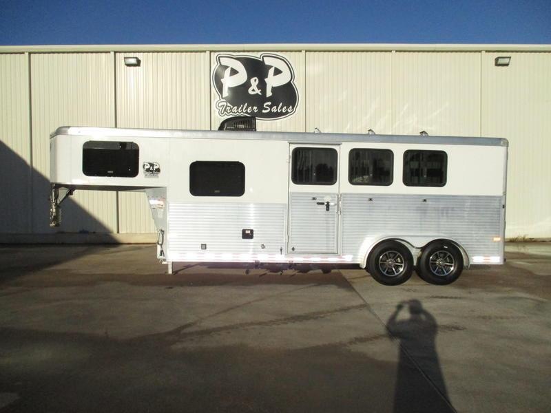 2016 Sundowner Trailers Santa Fe Living Quarter 6906 3 Horse 6' Short Wall 2016 Sundowner Trailers Santa Fe Living Quarter 6906 3 Horse 6' Short Wall
