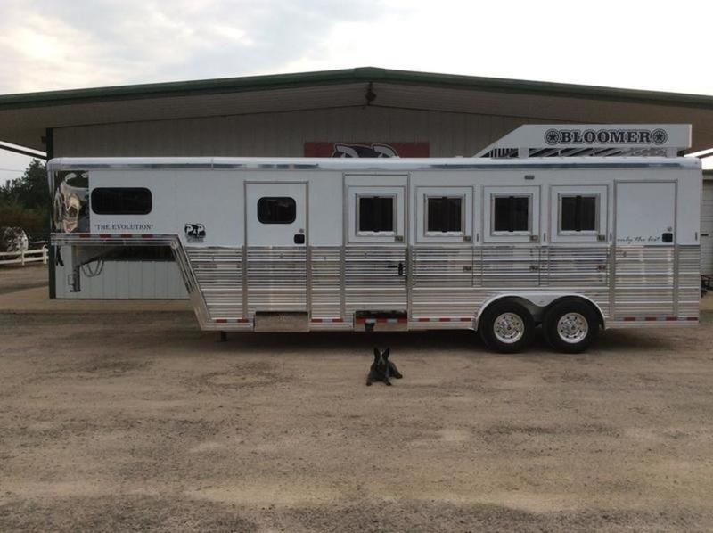 2019 Bloomer Trailers 4 Horse Super Tack 2019 Bloomer Trailers 4 Horse Super Tack