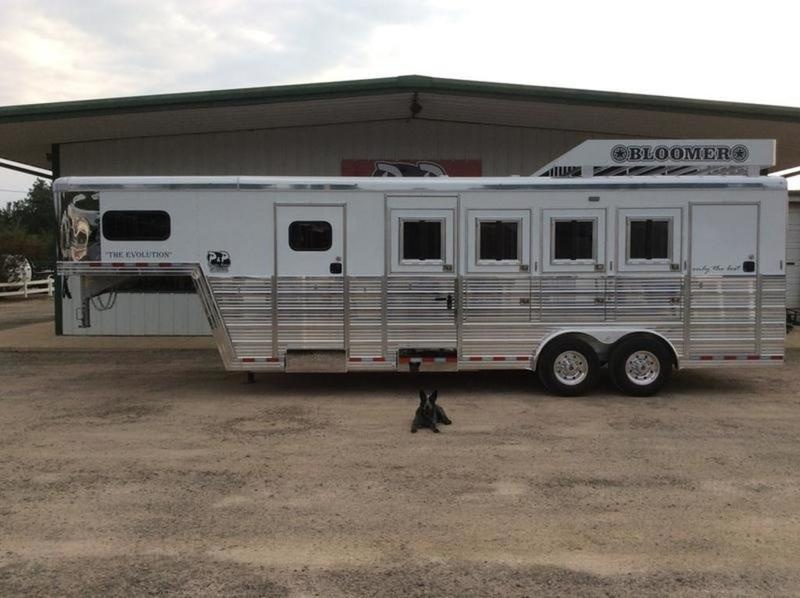 2019 Bloomer Trailers 4 Horse Super Tack 2019 Bloomer Trailers 4 Horse Super Tack